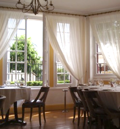 Auberge du Château du Val de Mercy - Restaurant, Rooms, Accommodation